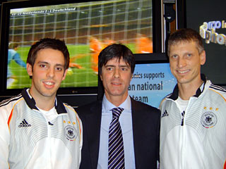 Mit Co-Bundestrainer Joachim Löw